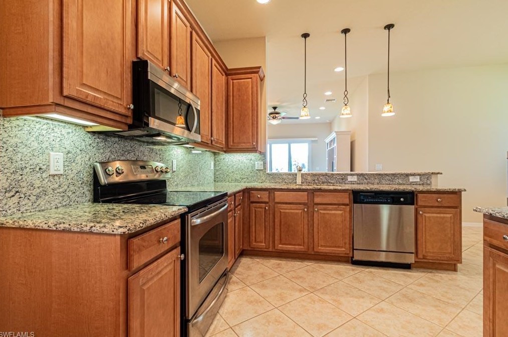 10462 Carolina Willow Dr, Fort Myers FL  33913-8804 exterior