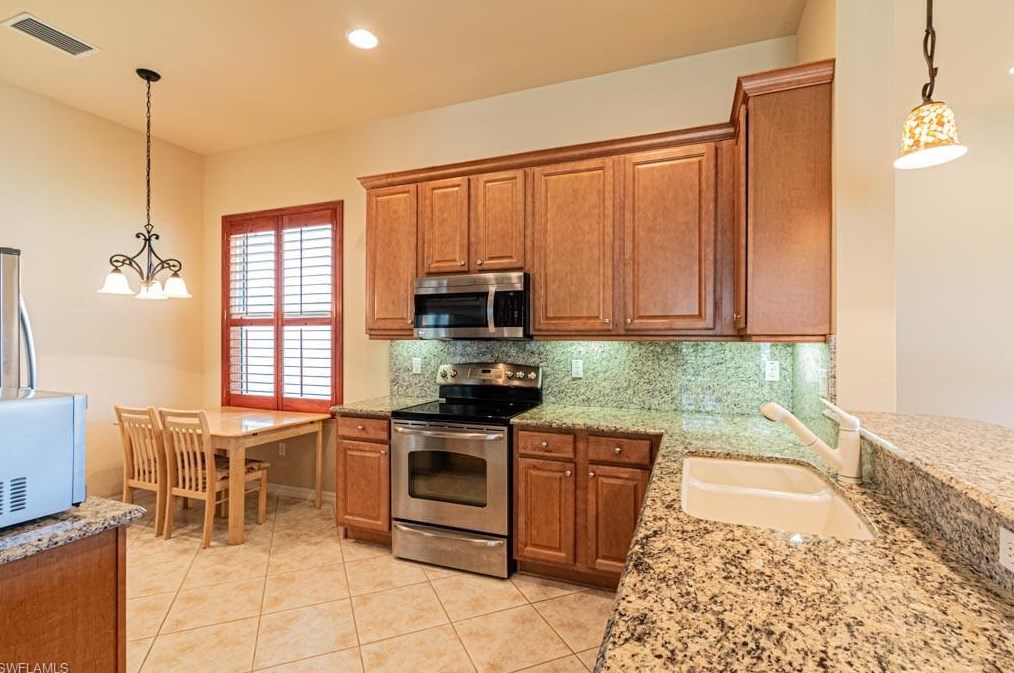 10462 Carolina Willow Dr, Fort Myers FL  33913-8804 exterior