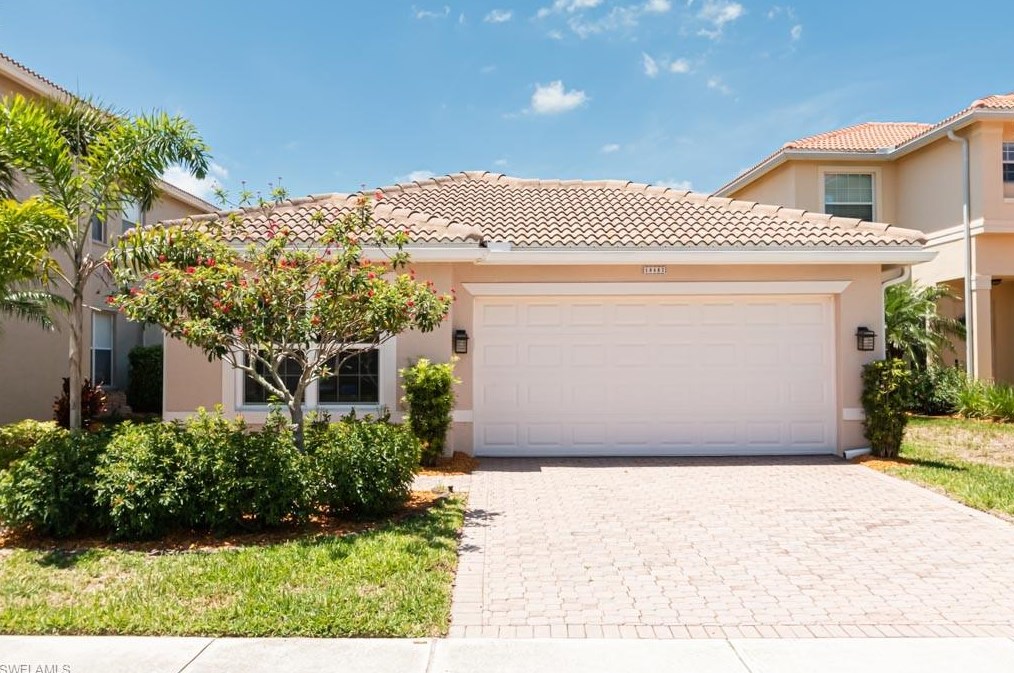 10462 Carolina Willow Dr, Fort Myers FL  33913-8804 exterior