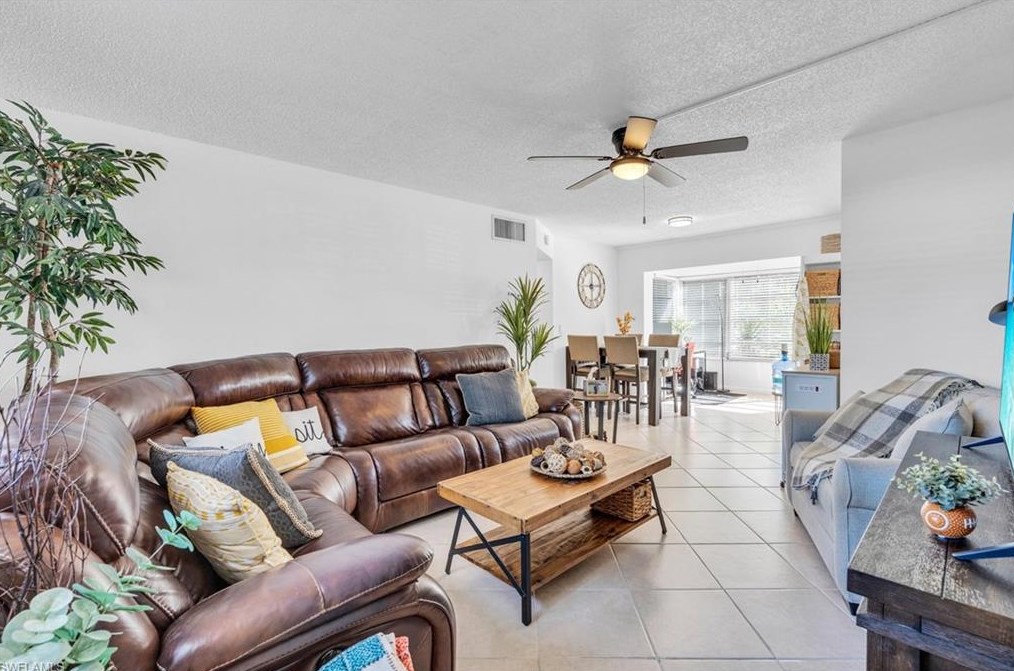7035 Cedarhurst Dr, Fort Myers, FL 33919-6703