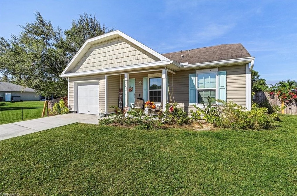 3738 Kelsey St, Fort Myers, FL 33905-8723