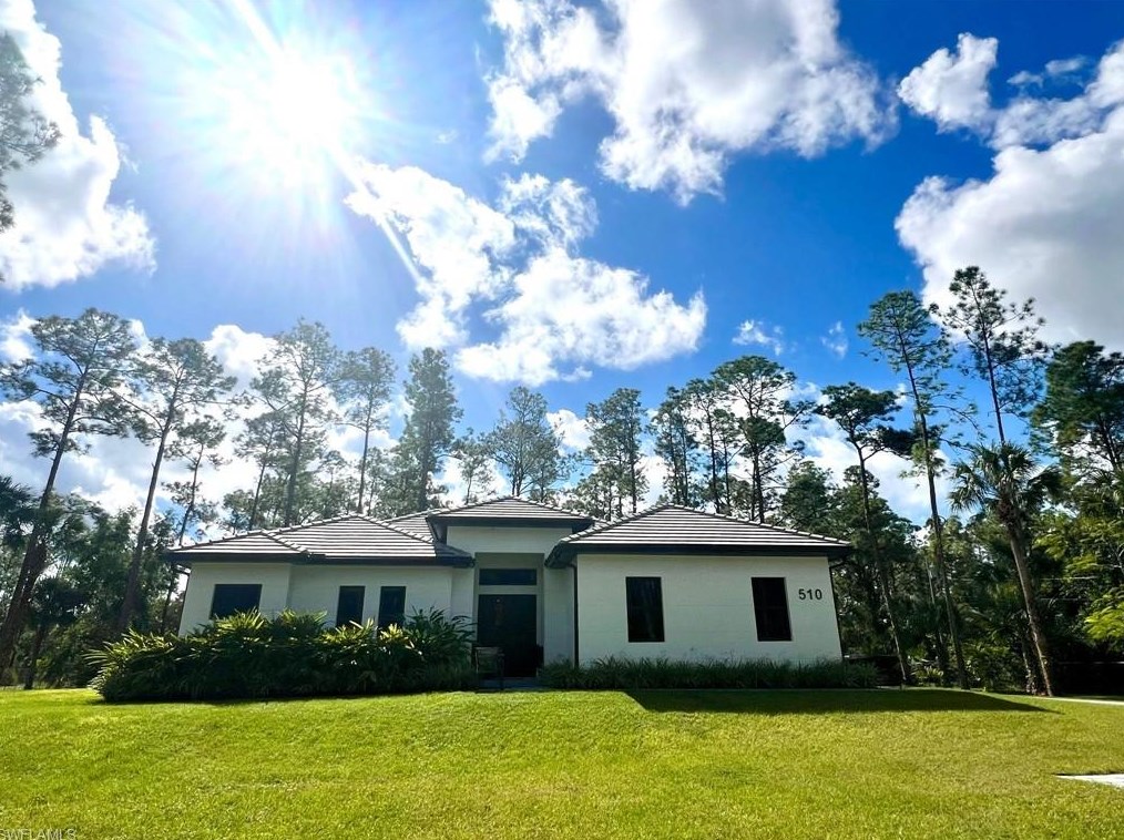 510 12th Ave S, Naples, FL 34120