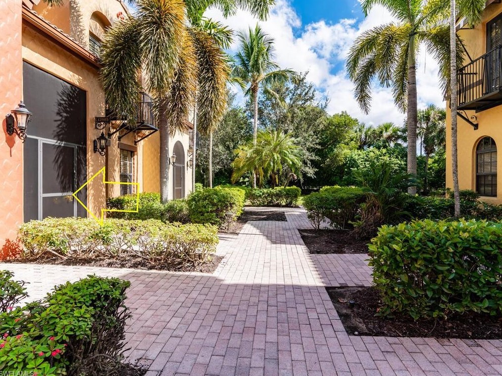 9146 Chula Vista St #129-5, Naples, FL 34113