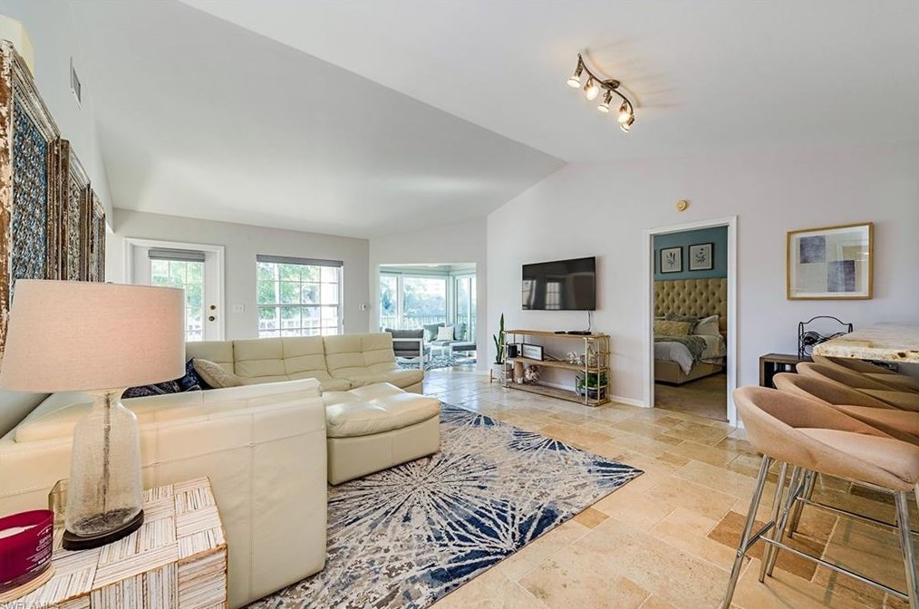 5635 Turtle Bay Dr #i-4, Naples, FL 34108