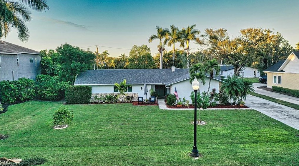 1227 Walden Dr, Fort Myers, FL 33901-8833