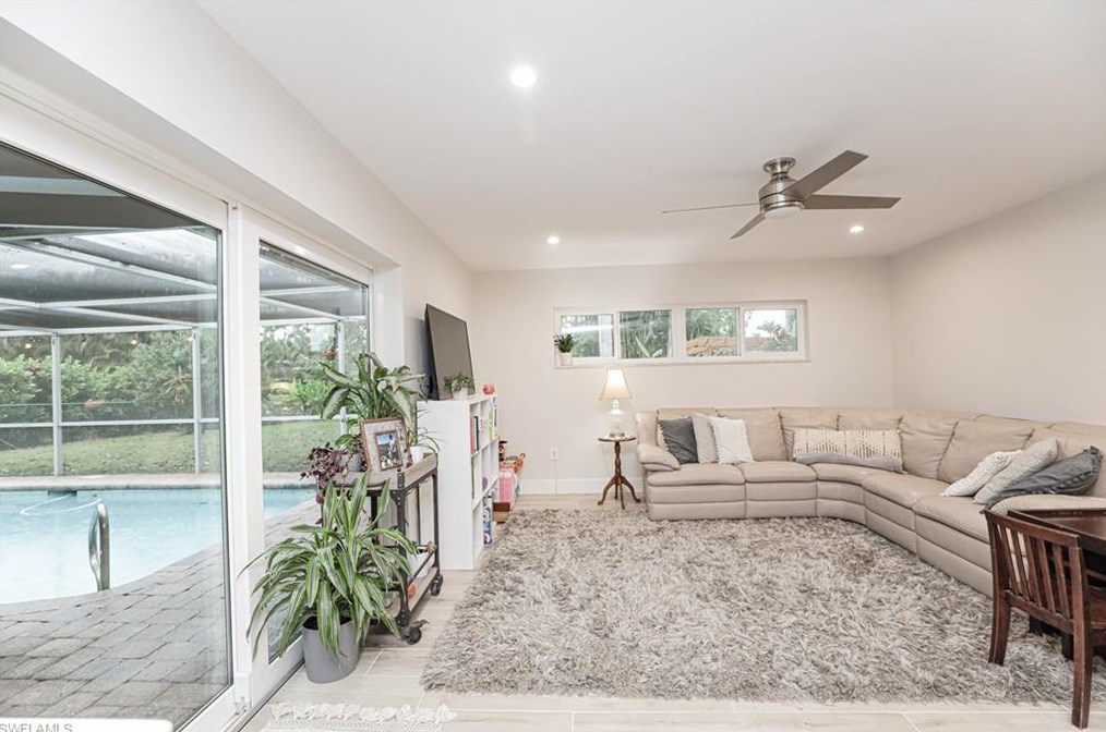 1227 Walden Dr, Fort Myers FL  33901-8833 exterior