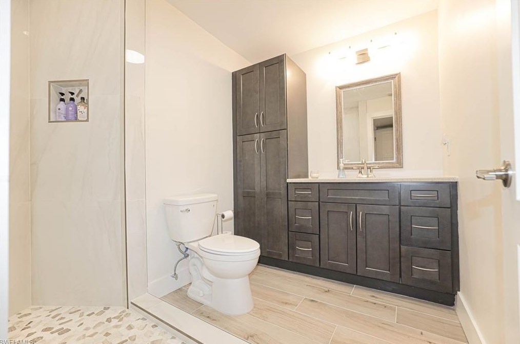 1227 Walden Dr, Fort Myers FL  33901-8833 exterior