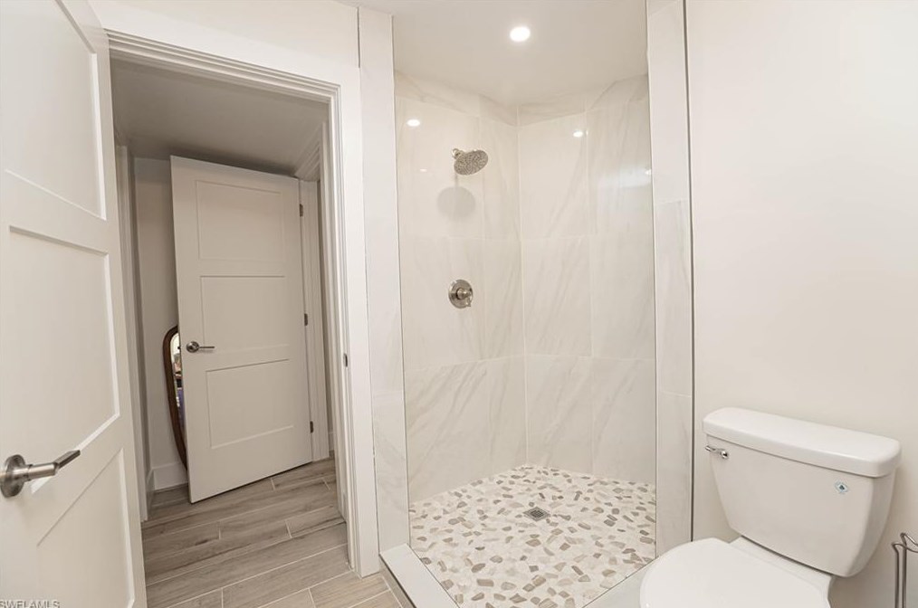 1227 Walden Dr, Fort Myers FL  33901-8833 exterior