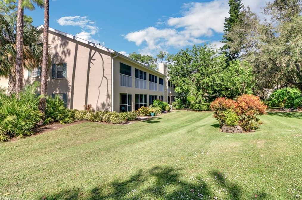 1714 Kings Lake Blvd #2-102, Naples, FL 34112