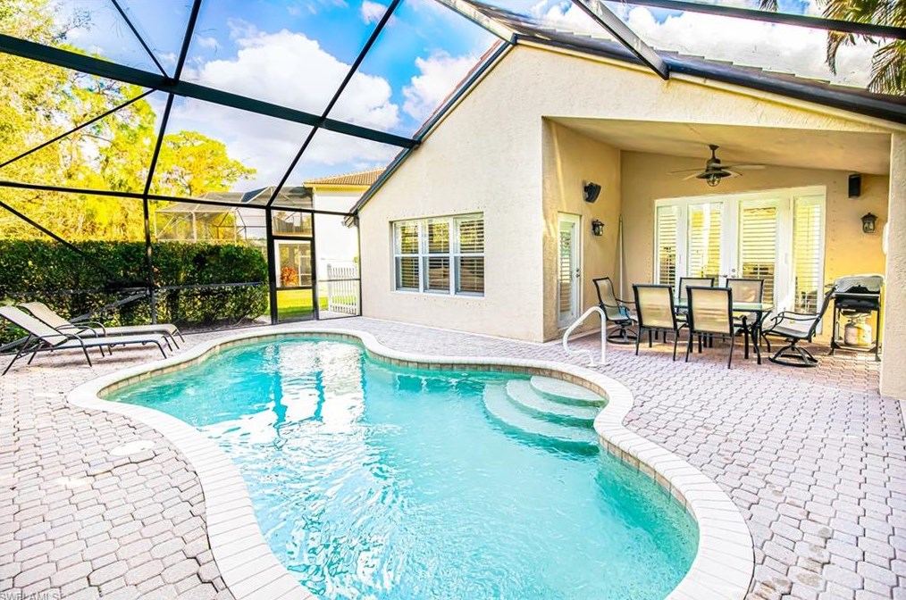 1376 Areca Cv, Naples, FL 34119