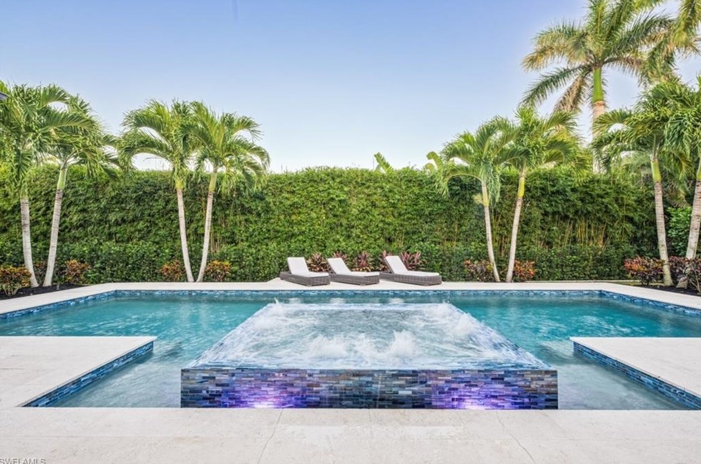 3120 Crayton Rd, Naples, FL 34103