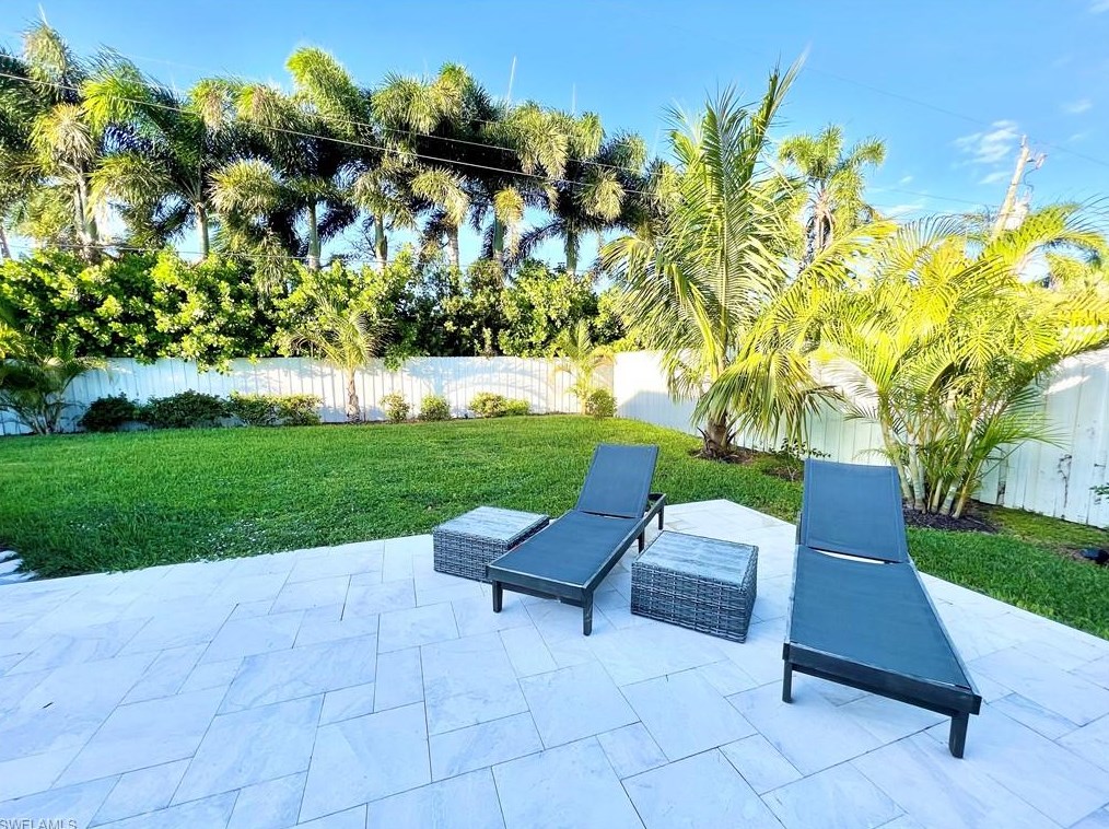 771 94 Ave, Naples FL 34108-2448 exterior