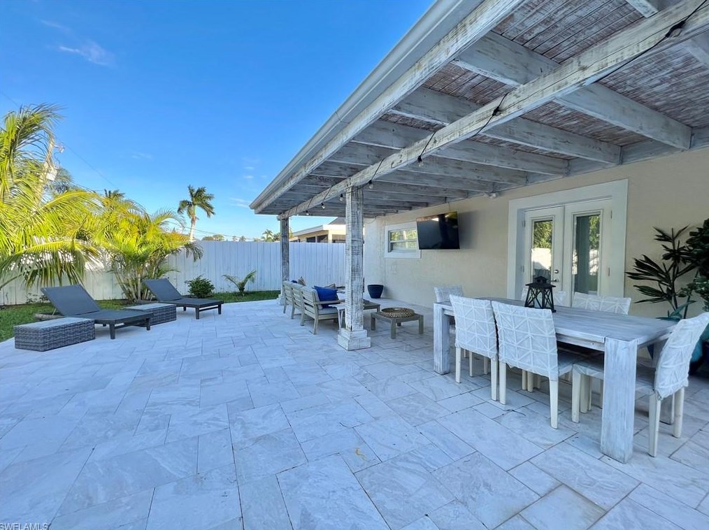 771 94 Ave, Naples FL 34108-2448 exterior