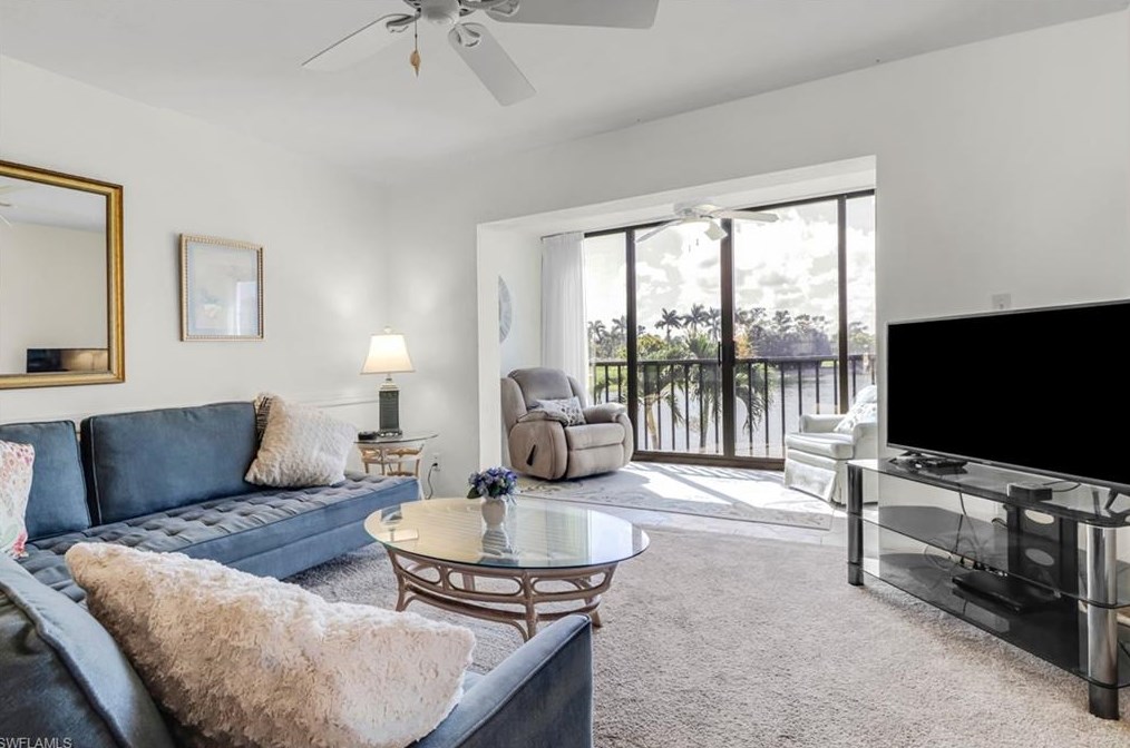 7220 Coventry Ct #215, Naples, FL 34104