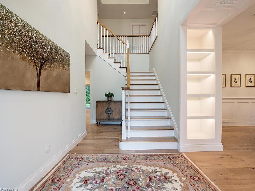 6550 Ridgewood Dr, Naples, FL 34108