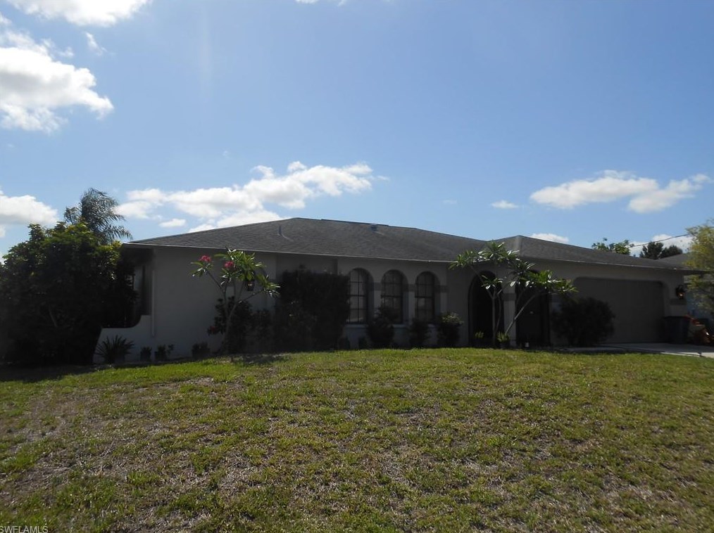 17213 Oriole Rd, Fort Myers, FL 33967