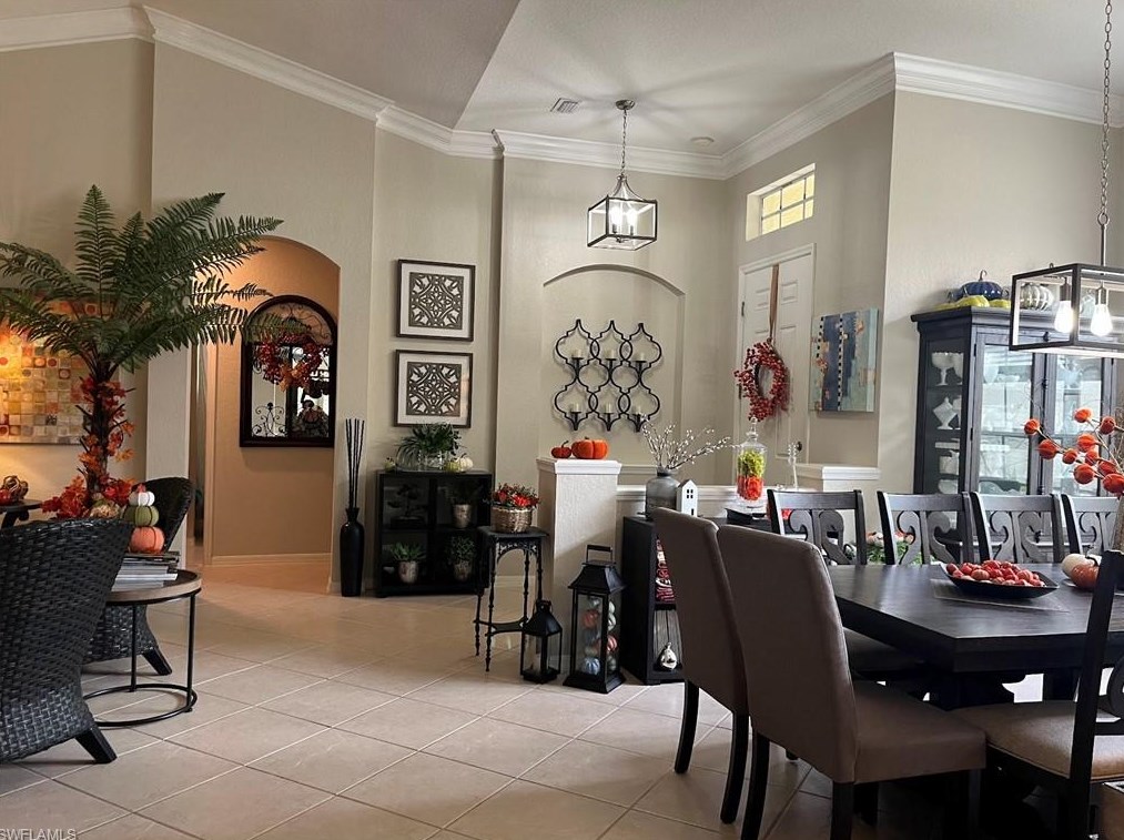 10620 Sir Michaels Pl Dr, Bonita Springs, FL 34135