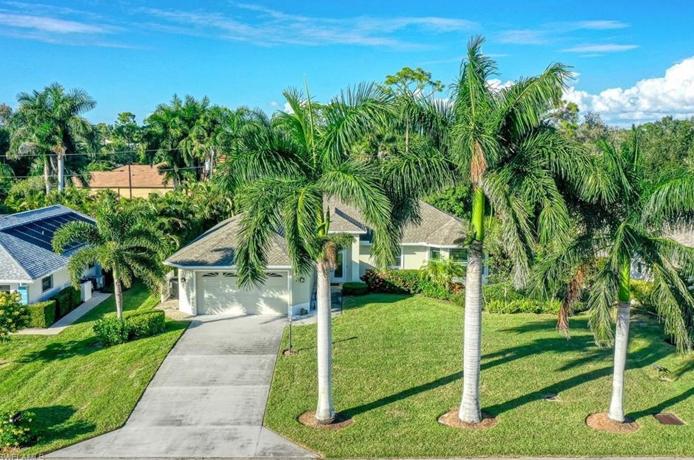 3630 Cartwright Ct, Bonita Springs, FL 34134-7570