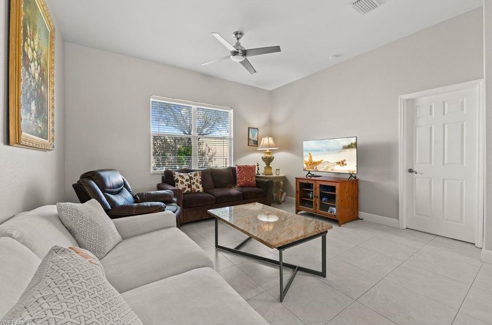 879 Grove Dr, Naples, FL 34120