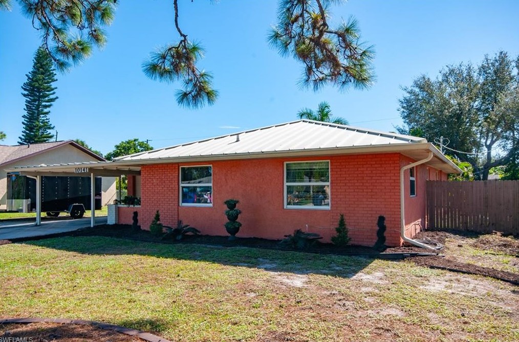 10141 Tropical Dr, Bonita Springs, FL 34135