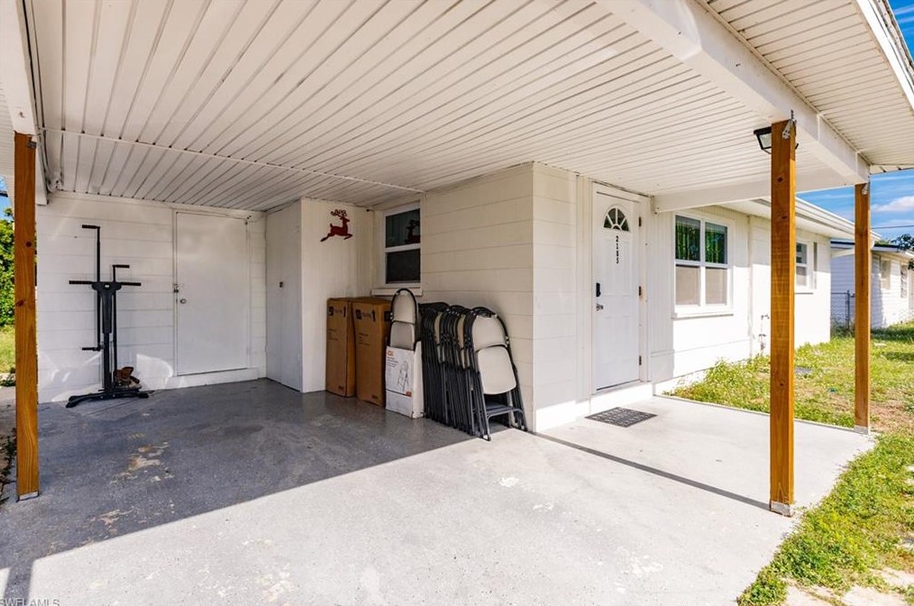 2185 Barry Dr, Fort Myers, FL 33907-3020