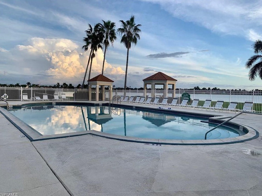 499 Forest Lakes Blvd #102, Naples, FL 34105