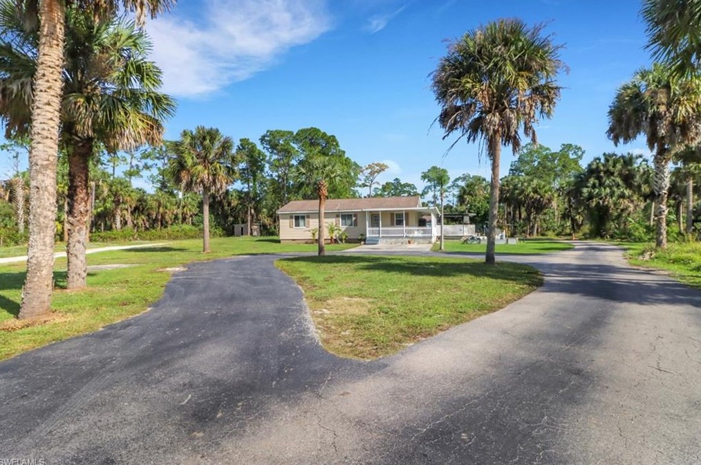570 11th St Sw, Naples, FL 34117