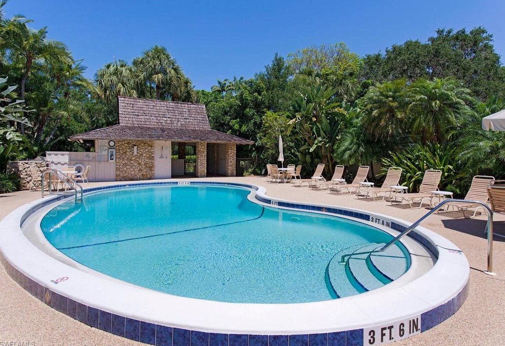 106 Wilderness Dr, Naples FL  34105-2639 exterior