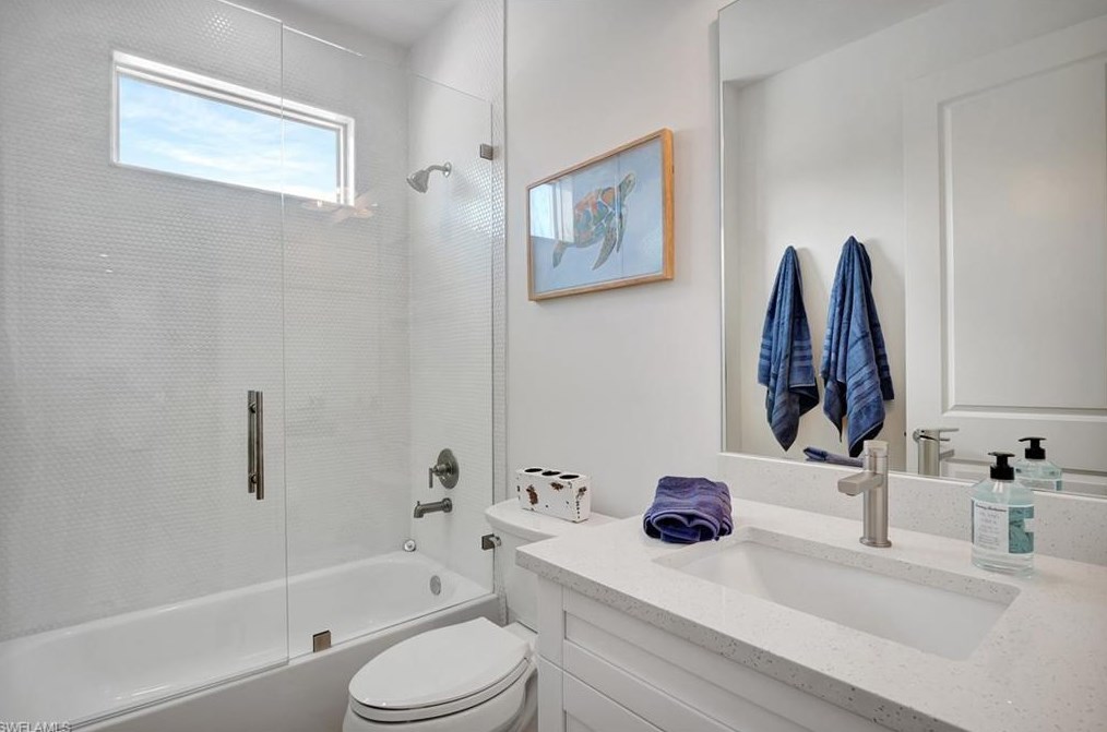 621 105 Ave, Naples FL 34108-1839 exterior