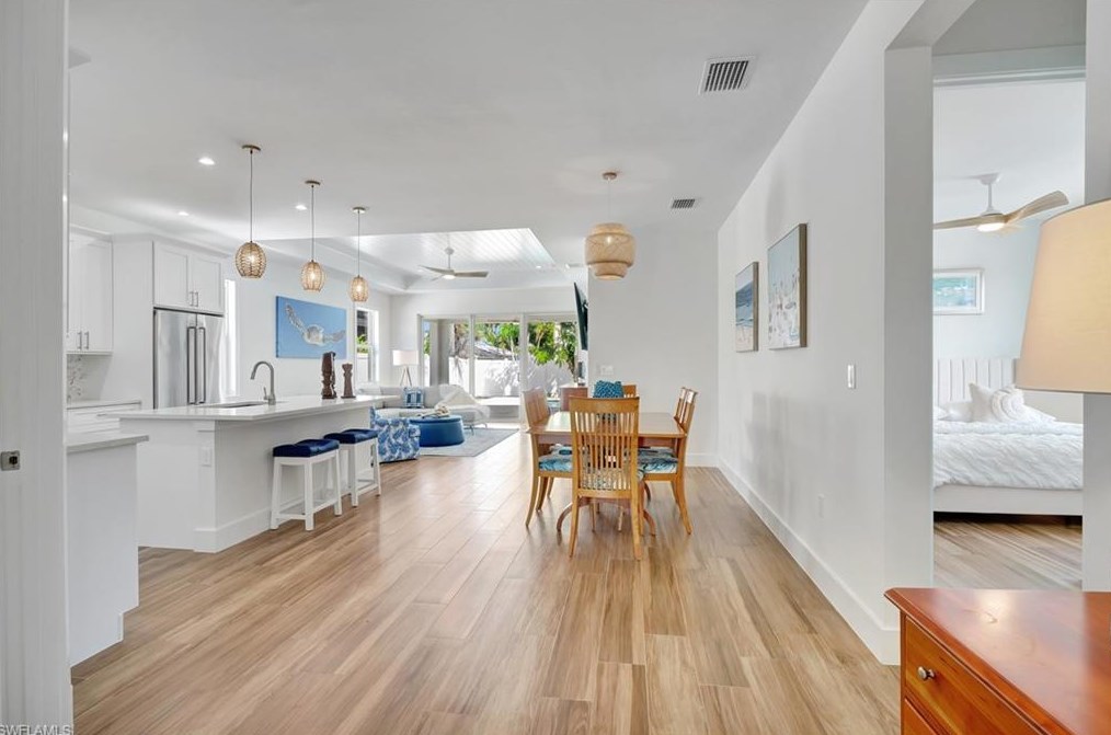 621 105 Ave, Naples FL 34108-1839 exterior