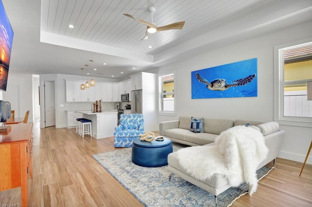 621 105 Ave, Naples FL 34108-1839 exterior