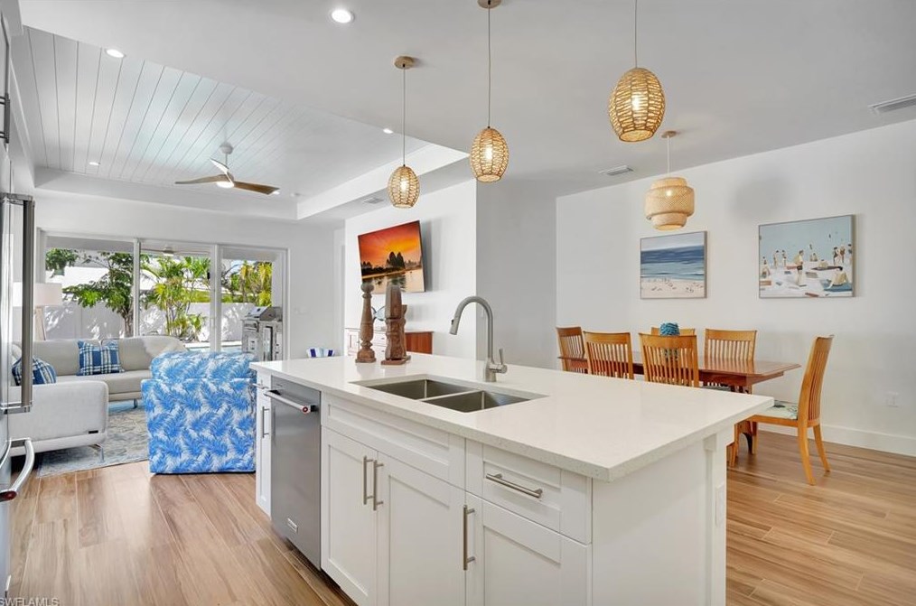 621 105 Ave, Naples FL 34108-1839 exterior