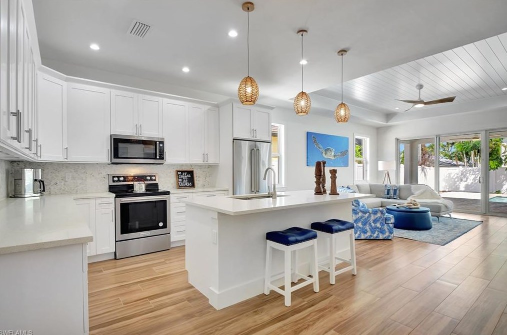 621 105 Ave, Naples FL 34108-1839 exterior