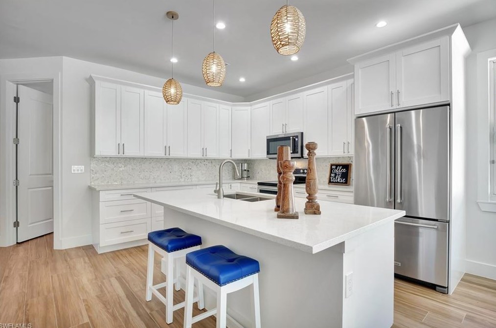 621 105 Ave, Naples FL 34108-1839 exterior