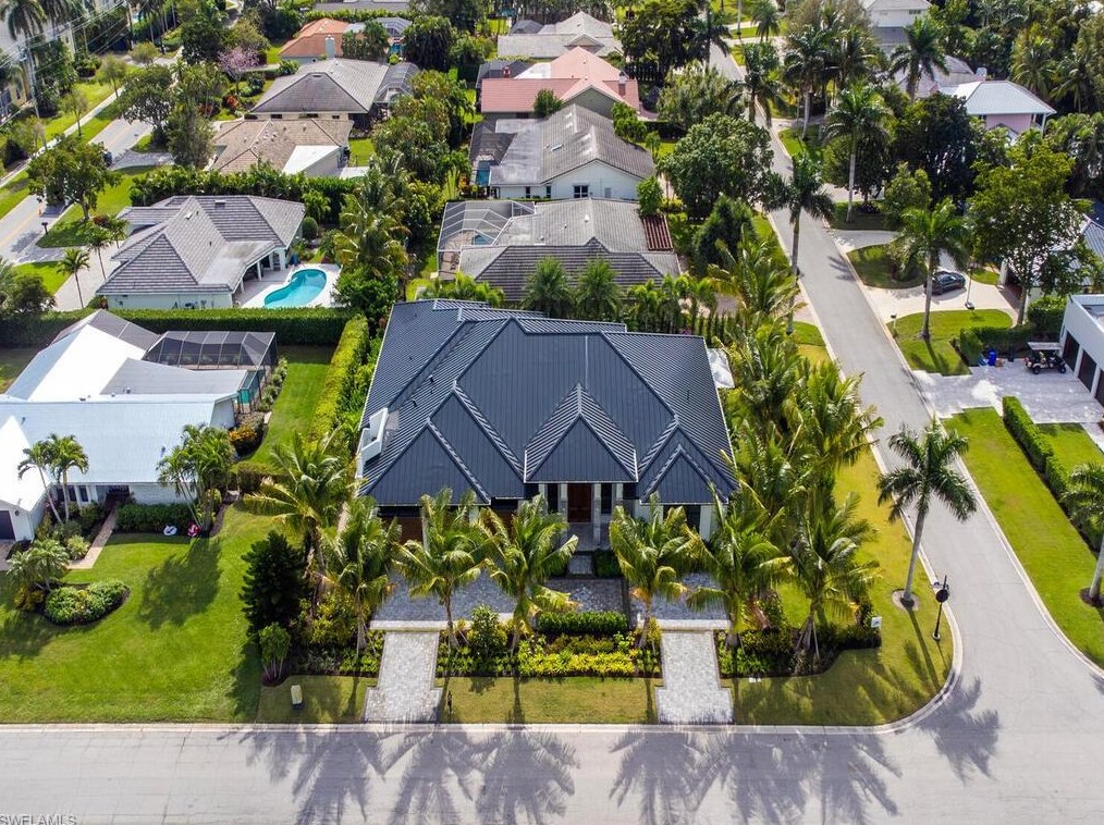 588 Whispering Pine Ln, Naples, FL 34103
