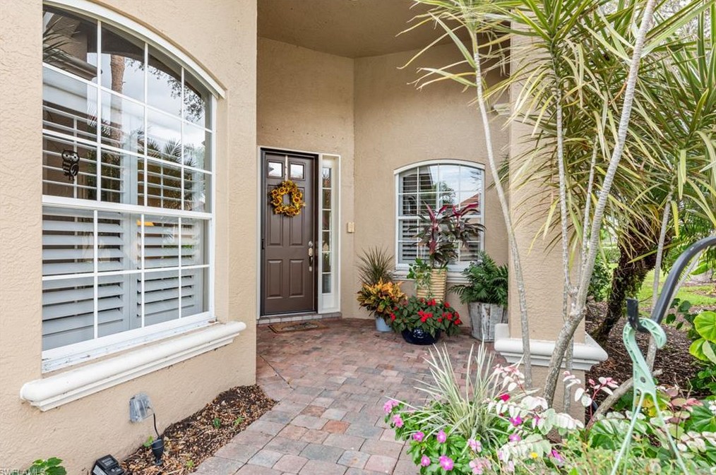 5857 Paradise Cir, Naples, FL 34110