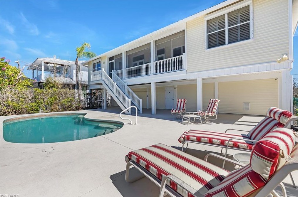 2321 Macadamia Ln, Saint James City, FL 33956