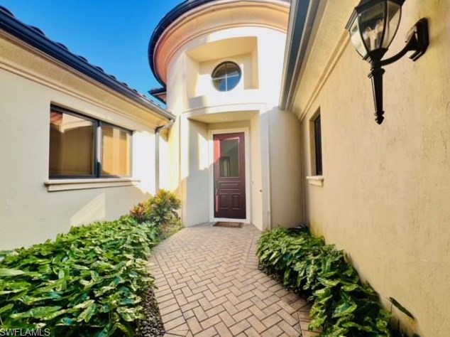 2888 Tiburon Blvd E, Naples, FL 34109