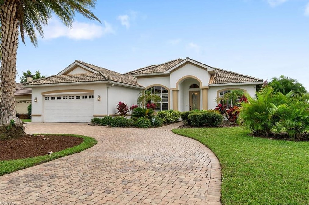 9776 Mar Largo Cir, Fort Myers, FL 33919-7319