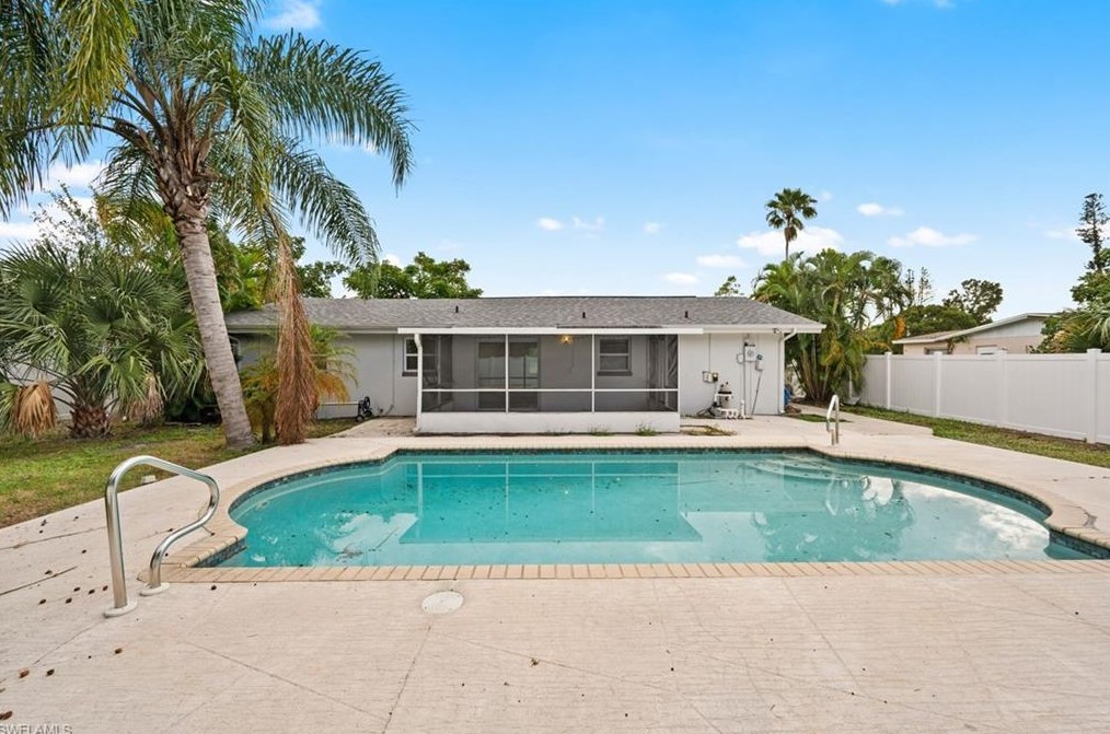 1631 Manor Ave, Fort Myers, FL 33901-8929