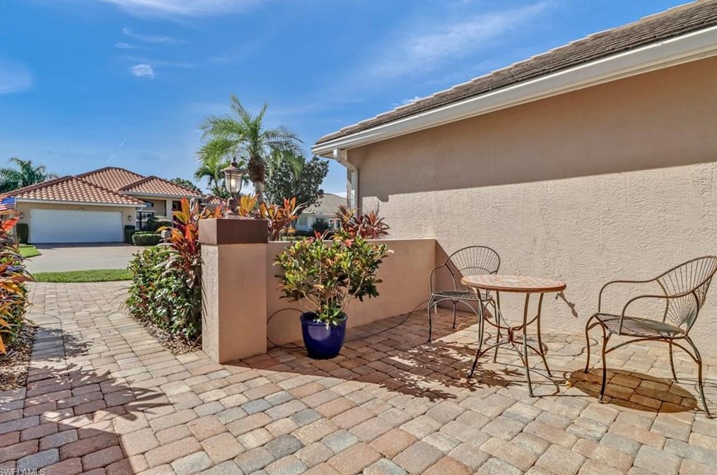 12737 Hunters Ridge Dr, Bonita Springs, FL 34135-3430