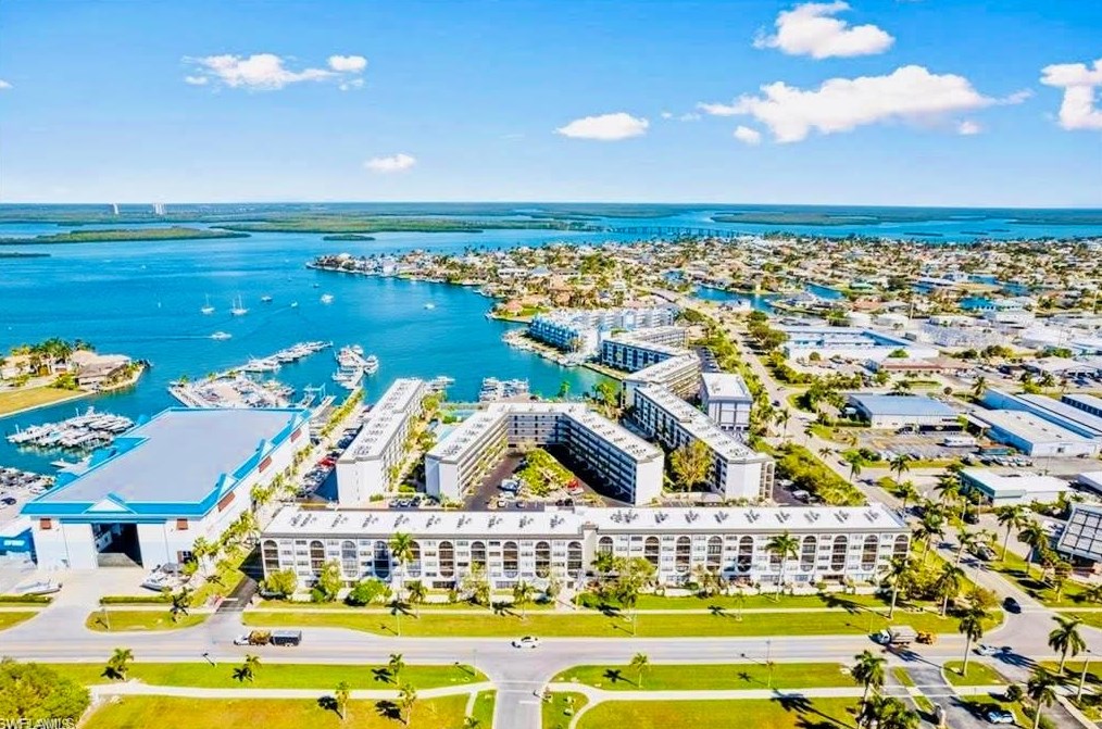 1015 Anglers Cove #g-402, Marco Island, FL 34145