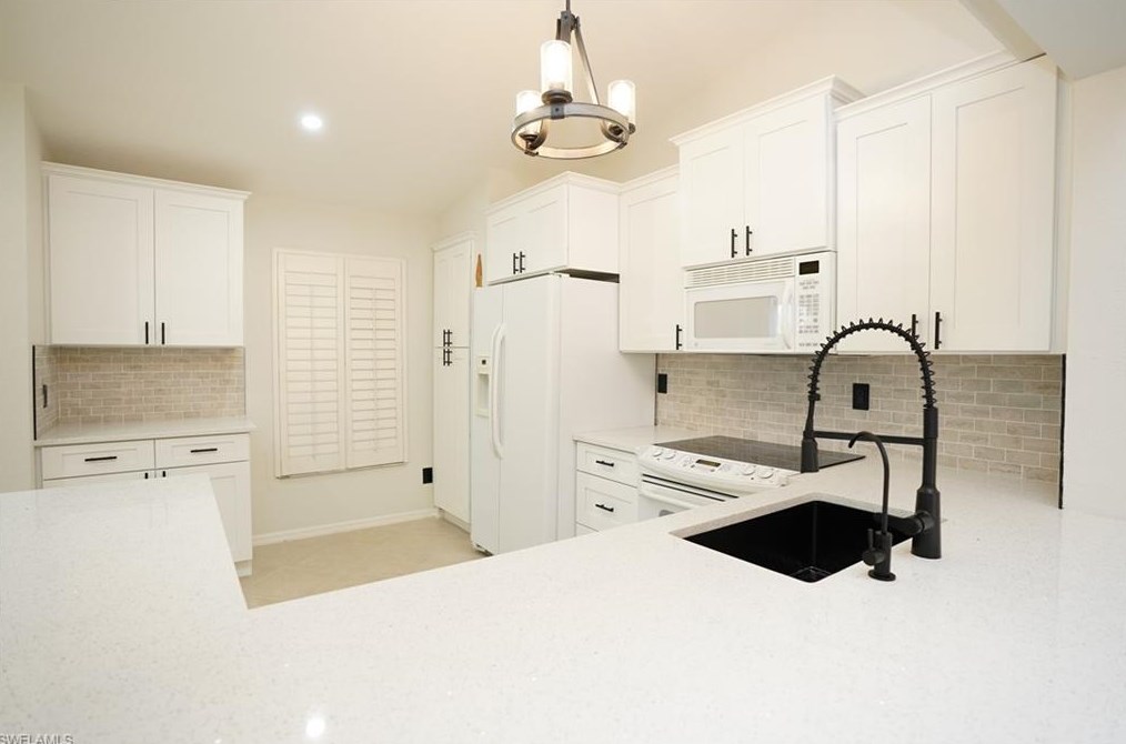 9650 Victoria Ln #b-301, Naples, FL 34109