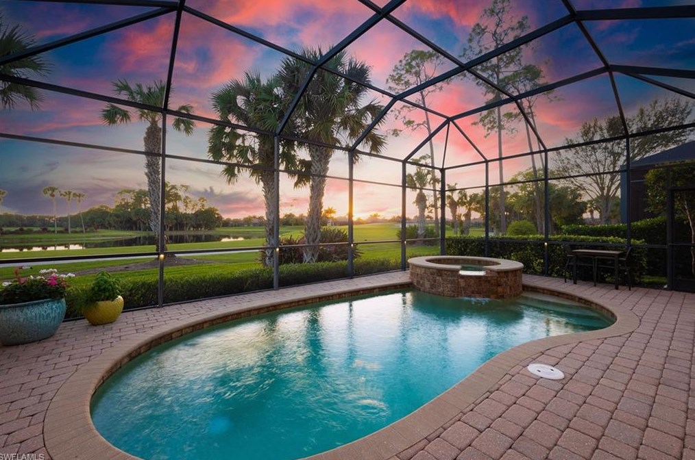 7571 Moorgate Point Way, Naples, FL 34113