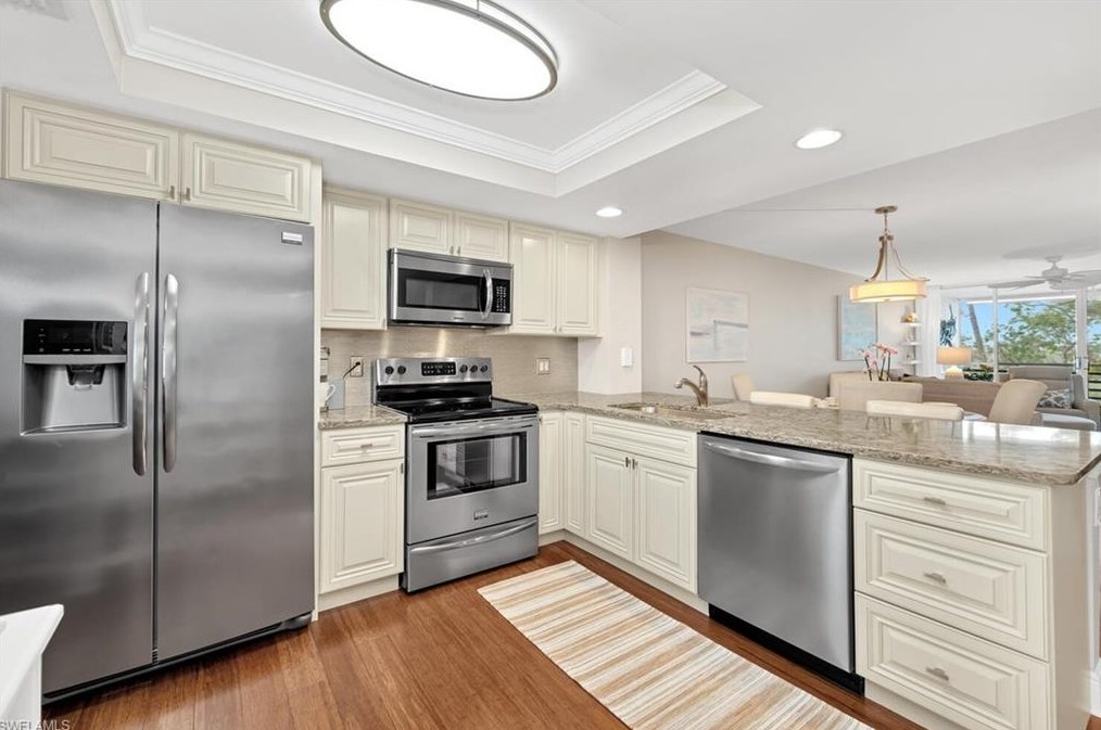 270 Naples Cove Dr #3305, Naples, FL 34110