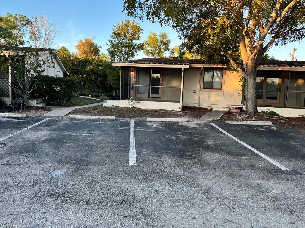 5214 Treetops Dr #i-b-3, Naples, FL 34113