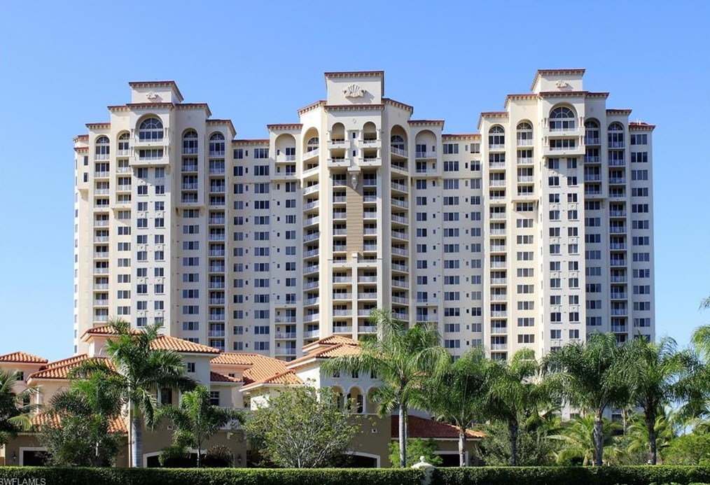 6597 Nicholas Blvd, Naples FL  34108-7264 exterior