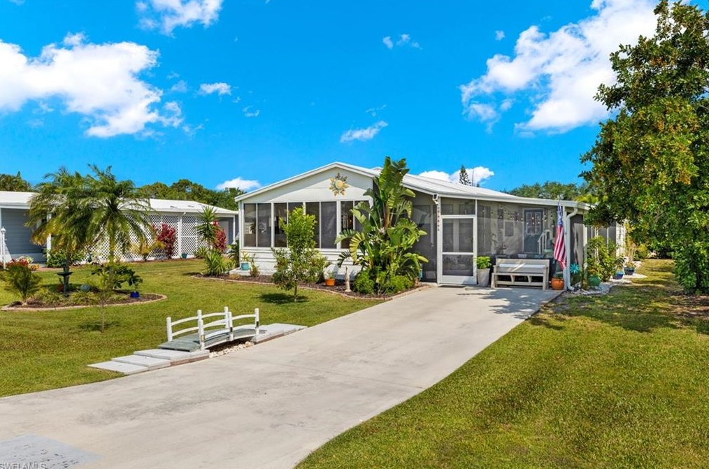 26276 Queen Mary Ln Nw, Bonita Springs, FL 34135