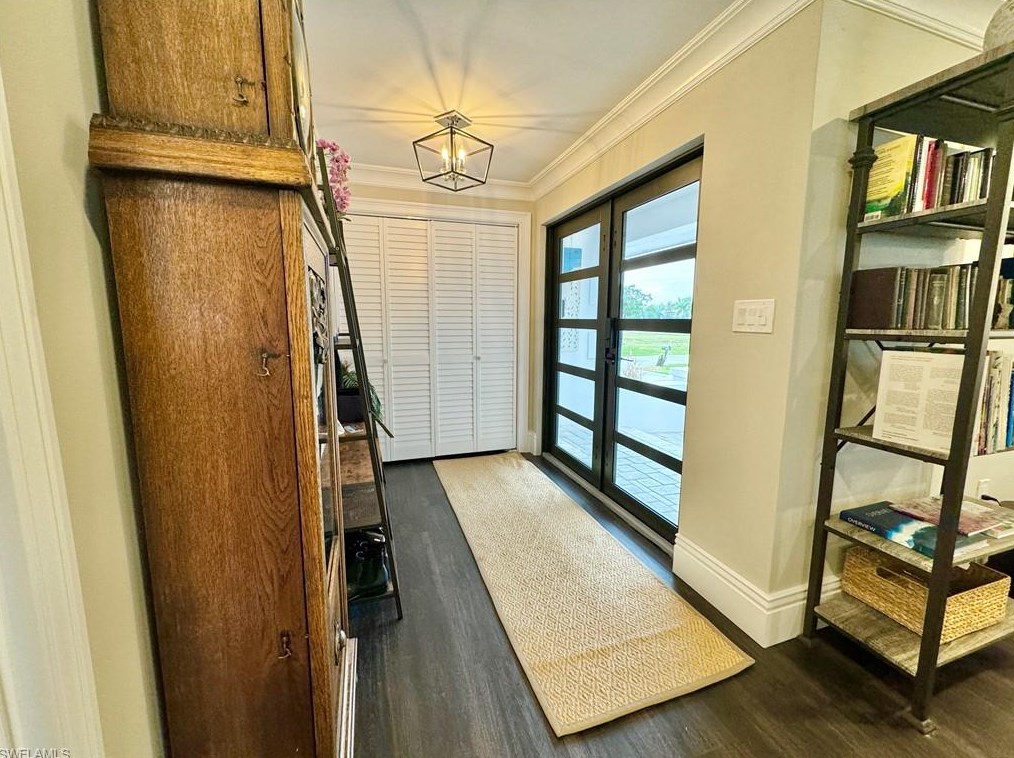 580 Tripoli Ct, Marco Island, FL 34145-3835