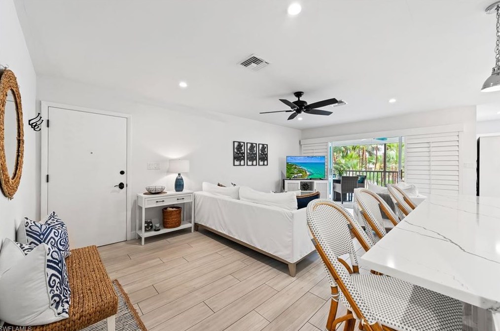 4150 Belair Ln #210, Naples, FL 34103